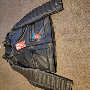 Black Ski & Snow Jacket with Sleek Design